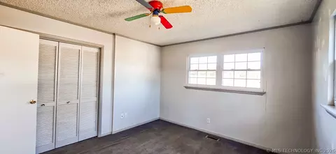 Bedroom - 509 Sunset Strip Ave, Eufaula, OK 74432 photo 12 of 16