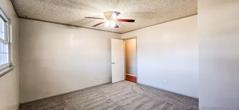 Bedroom - 509 Sunset Strip Ave, Eufaula, OK 74432 photo 5 of 16