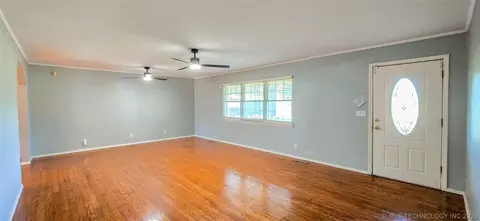 Living - 509 Sunset Strip Ave, Eufaula, OK 74432 photo 1 of 9