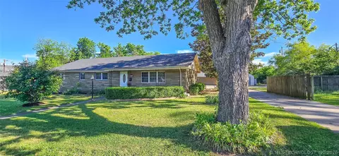 509 Sunset Strip Ave, Eufaula, OK 74432