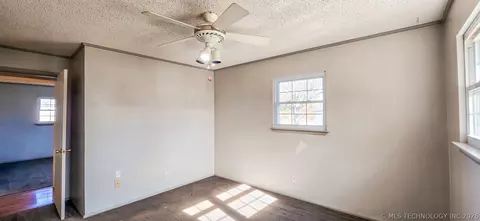 Bedroom - 509 Sunset Strip Ave, Eufaula, OK 74432 photo 9 of 16