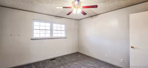 Bedroom - 509 Sunset Strip Ave, Eufaula, OK 74432 photo 4 of 16