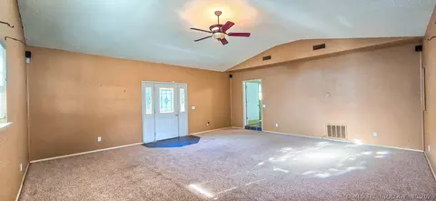 Living - 509 Sunset Strip Ave, Eufaula, OK 74432 photo 8 of 9