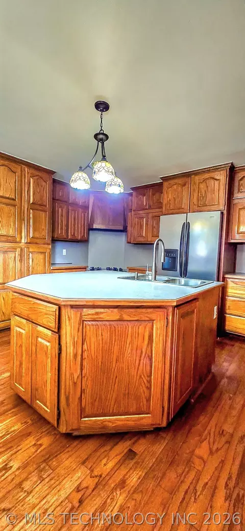 Kitchen - 509 Sunset Strip Ave, Eufaula, OK 74432 photo 11 of 11