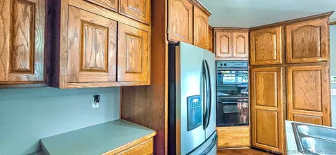 Kitchen - 509 Sunset Strip Ave, Eufaula, OK 74432 photo 2 of 11