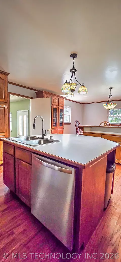 Kitchen - 509 Sunset Strip Ave, Eufaula, OK 74432 photo 7 of 11