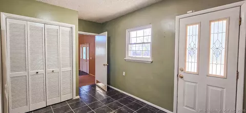 Entry Way - 509 Sunset Strip Ave, Eufaula, OK 74432 photo 3 of 3