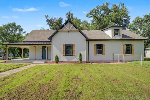 1204 N Wyandotte Ave, Dewey, OK 74029