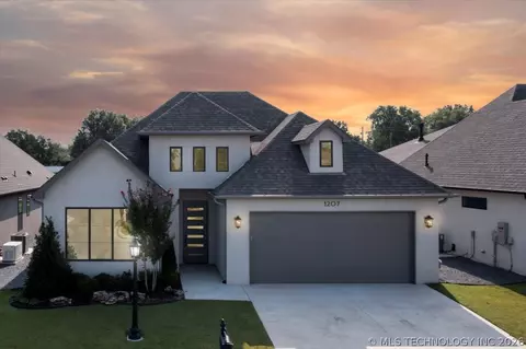 1207 N 71st Pl, Broken Arrow, OK 74014