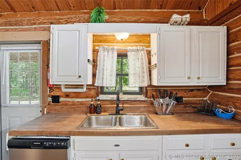Kitchen - 2948 Oklahoma 28, Eucha, OK 74342 photo 3 of 5