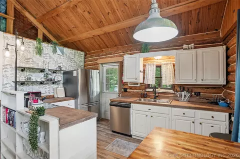 Kitchen - 2948 Oklahoma 28, Eucha, OK 74342 photo 2 of 5