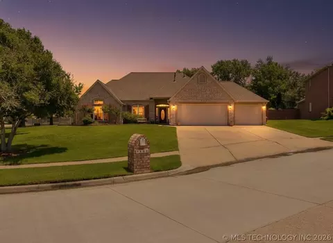 9808 E 84th St N, Owasso, OK 74055