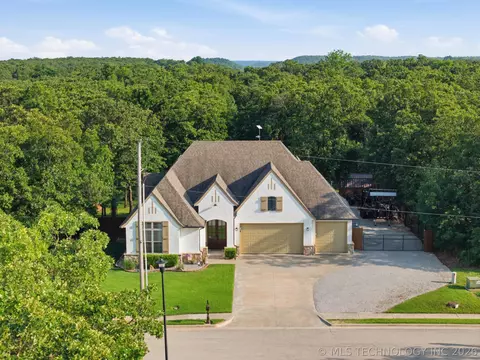1241 Southcliff Dr, Bartlesville, OK 74003