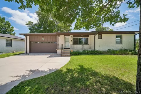1411 S Poplar St, Sapulpa, OK 74066
