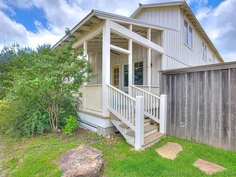 29 Boardwalk Street D, Carlton Landing, OK 74432