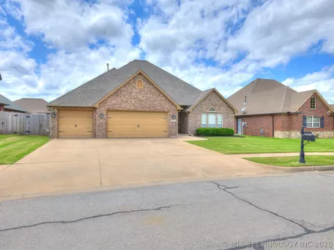 14714 Courtney Ln, Glenpool, OK 74033
