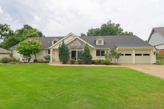 5230 Irvington Pl, Tulsa, OK 74135