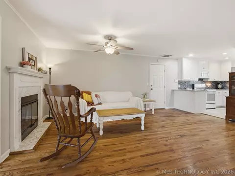 Living - 5603 E 96th St N, Sperry, OK 74073 photo 4 of 12