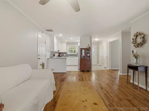 Living - 5603 E 96th St N, Sperry, OK 74073 photo 6 of 12