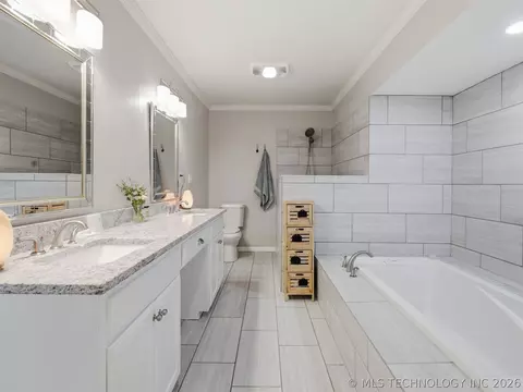 Bath - 5603 E 96th St N, Sperry, OK 74073 photo 2 of 11