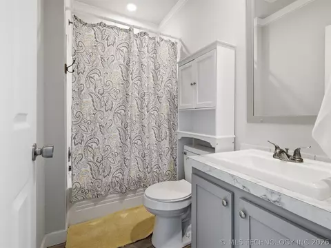 Bath - 5603 E 96th St N, Sperry, OK 74073 photo 11 of 11