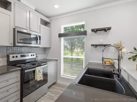 Kitchen - 5603 E 96th St N, Sperry, OK 74073 photo 5 of 5