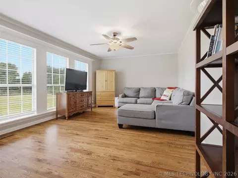 Living - 5603 E 96th St N, Sperry, OK 74073 photo 7 of 12