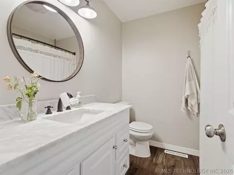 Bath - 5603 E 96th St N, Sperry, OK 74073 photo 5 of 11