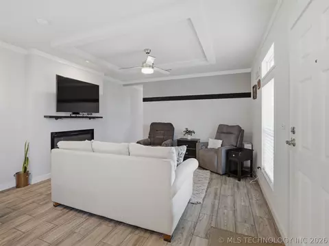 Living - 5603 E 96th St N, Sperry, OK 74073 photo 11 of 12