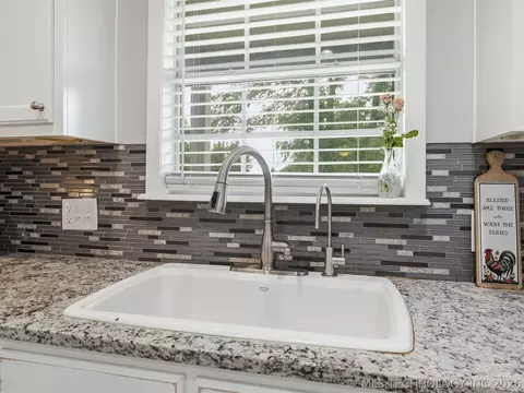 Kitchen - 5603 E 96th St N, Sperry, OK 74073 photo 3 of 5