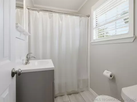 Bath - 5603 E 96th St N, Sperry, OK 74073 photo 6 of 11
