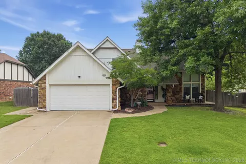 6807 E 78th Ct, Tulsa, OK 74133