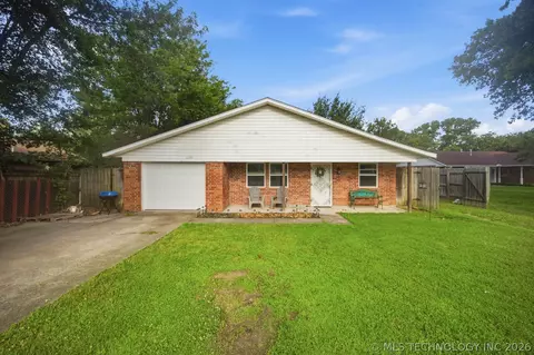 203 NW Church St, Krebs, OK 74554