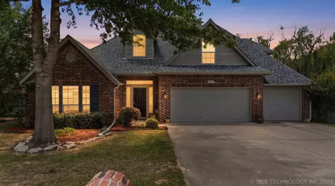 3912 S Yellowood Ave, Broken Arrow, OK 74011