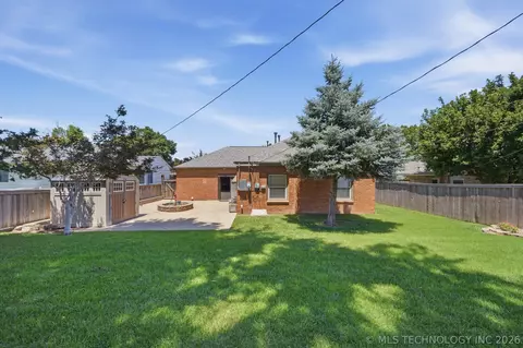 Exterior - 4524 E 8th St, Tulsa, OK 74112 photo 4 of 6