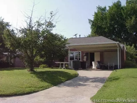 4524 E 8th St, Tulsa, OK 74112
