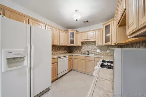 Kitchen - 4524 E 8th St, Tulsa, OK 74112 photo 1 of 2