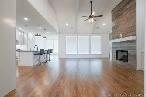 Living - 4724 E 177th Pl, Bixby, OK 74008 photo 2 of 2