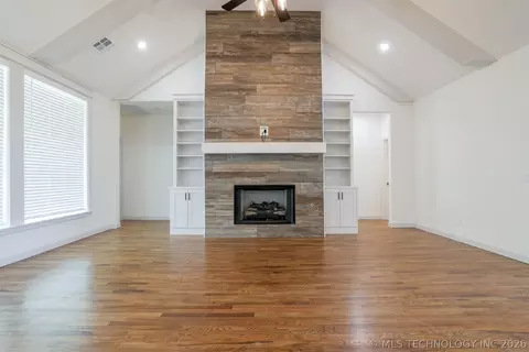 Living - 4724 E 177th Pl, Bixby, OK 74008 photo 1 of 2