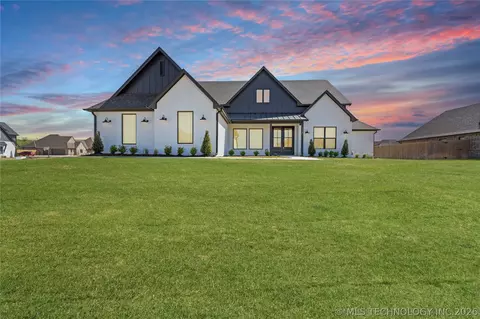 4724 E 177th Pl, Bixby, OK 74008