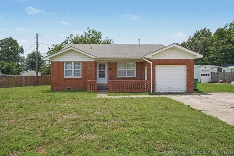 1230 Maybelle Dr, Sapulpa, OK 74066