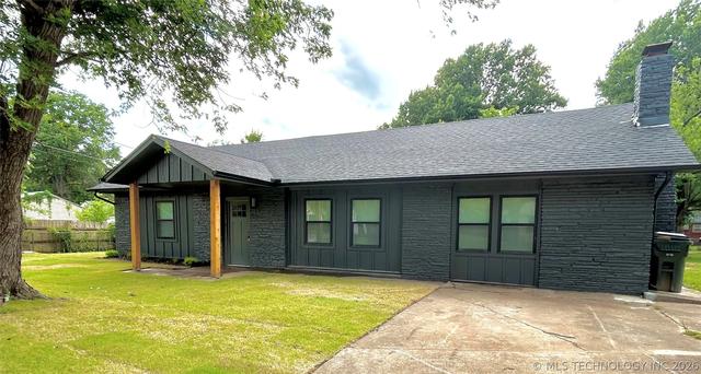 1305 N Dorothy Ave, Claremore, OK 74017