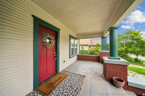 Exterior - 2320 E 4th Pl, Tulsa, OK 74104 photo 2 of 7