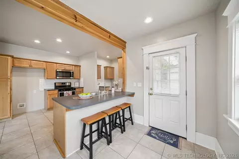 Entry Way - 2320 E 4th Pl, Tulsa, OK 74104 photo 1 of 1