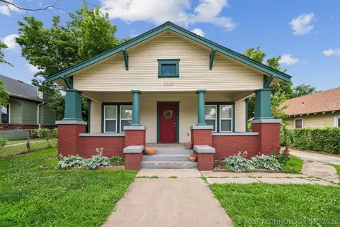 Exterior - 2320 E 4th Pl, Tulsa, OK 74104 photo 6 of 7