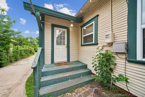 Exterior - 2320 E 4th Pl, Tulsa, OK 74104 photo 3 of 7