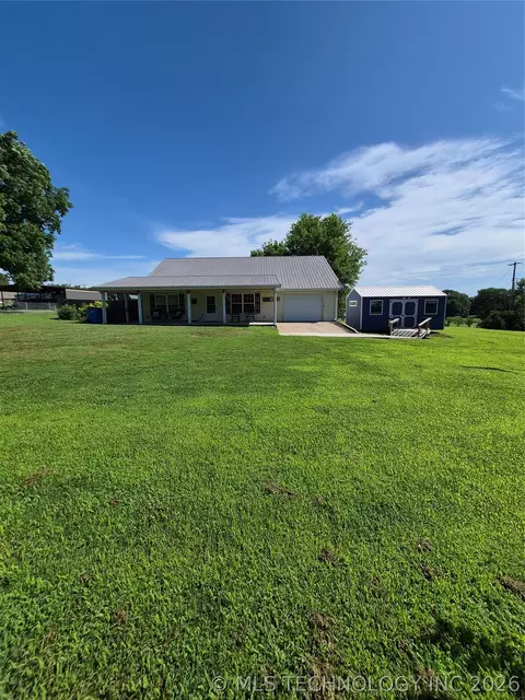 911 W Crk, Checotah, OK 74426