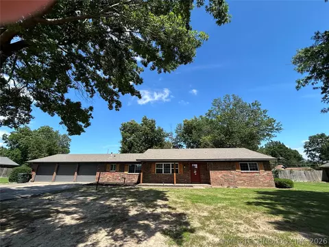 2412 W Coburn Cir, Muskogee, OK 74401
