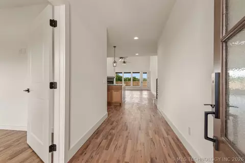 Entry Way - 2402 E Northampton St, Broken Arrow, OK 74014 photo 1 of 8