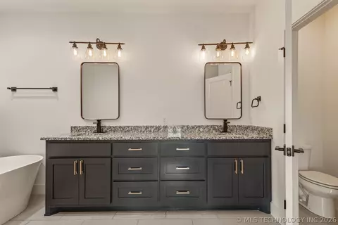 Bath - 2402 E Northampton St, Broken Arrow, OK 74014 photo 1 of 7